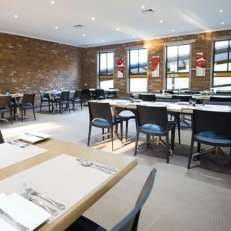 Farnham Court Motel And Restaurant Morwell Esterno foto