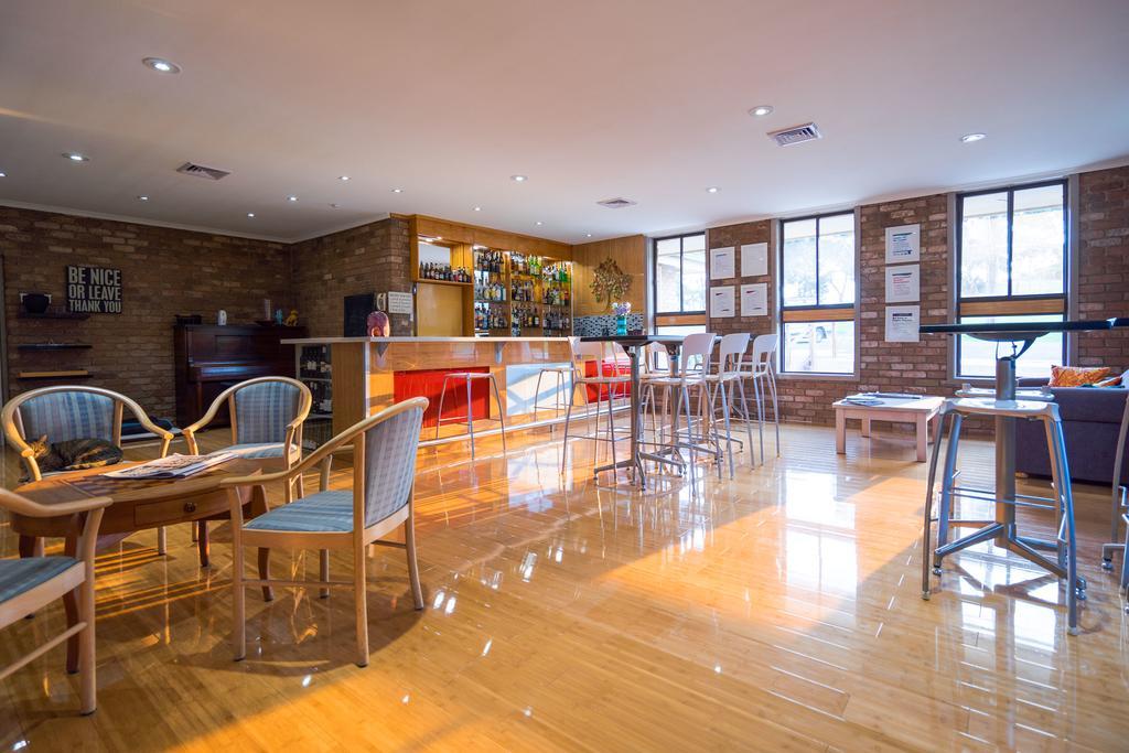 Farnham Court Motel And Restaurant Morwell Esterno foto