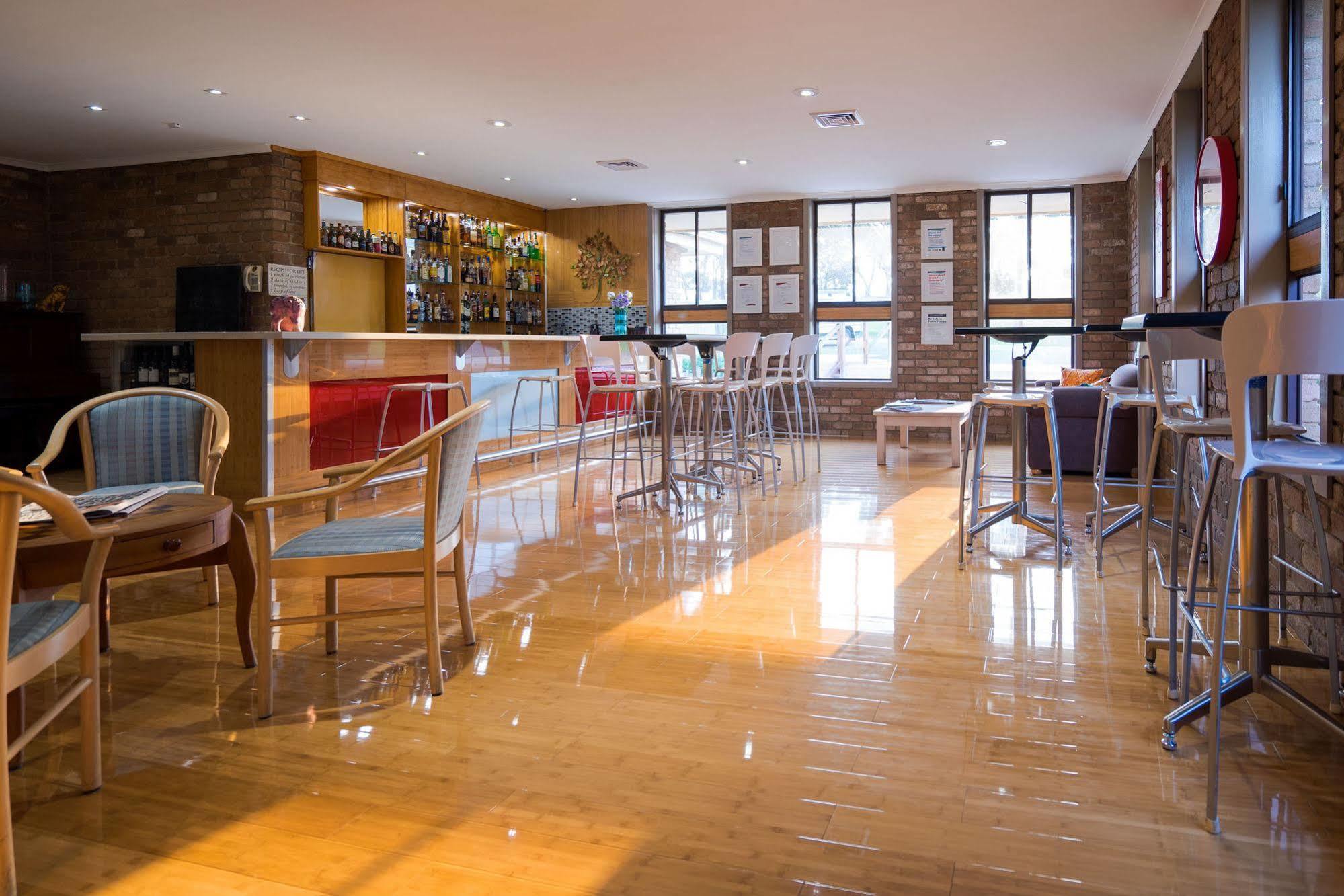 Farnham Court Motel And Restaurant Morwell Esterno foto