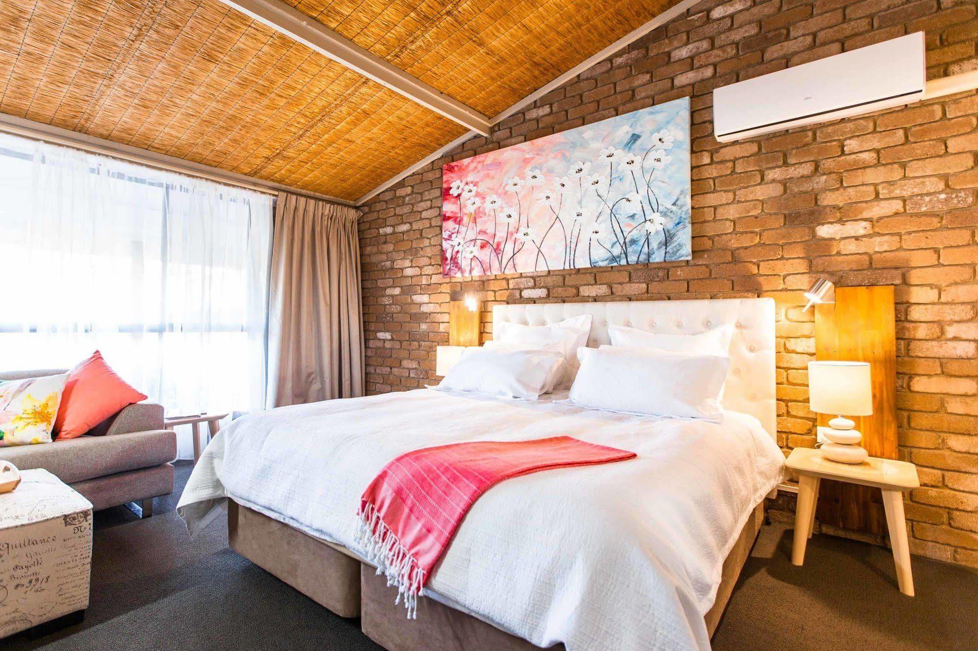 Farnham Court Motel And Restaurant Morwell Esterno foto