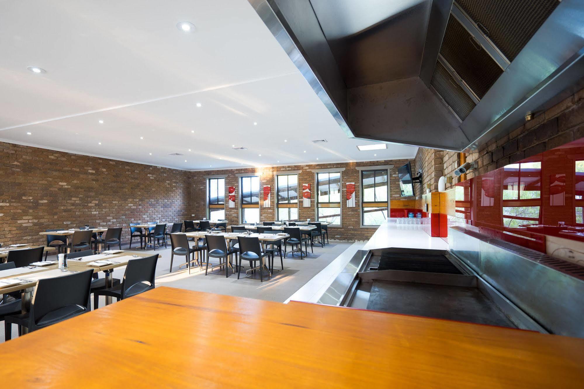 Farnham Court Motel And Restaurant Morwell Esterno foto