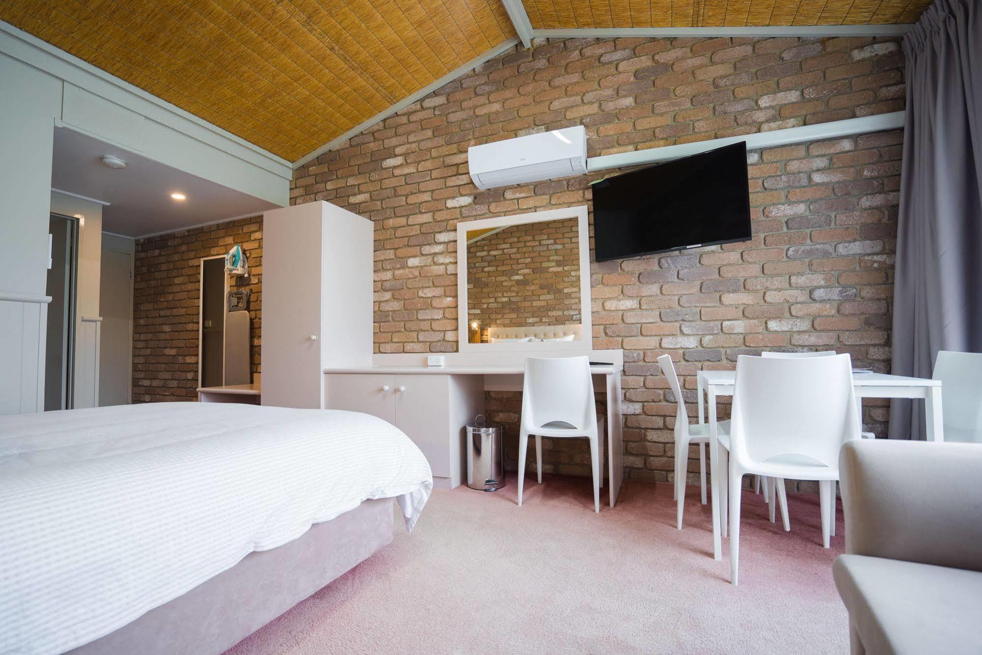 Farnham Court Motel And Restaurant Morwell Esterno foto