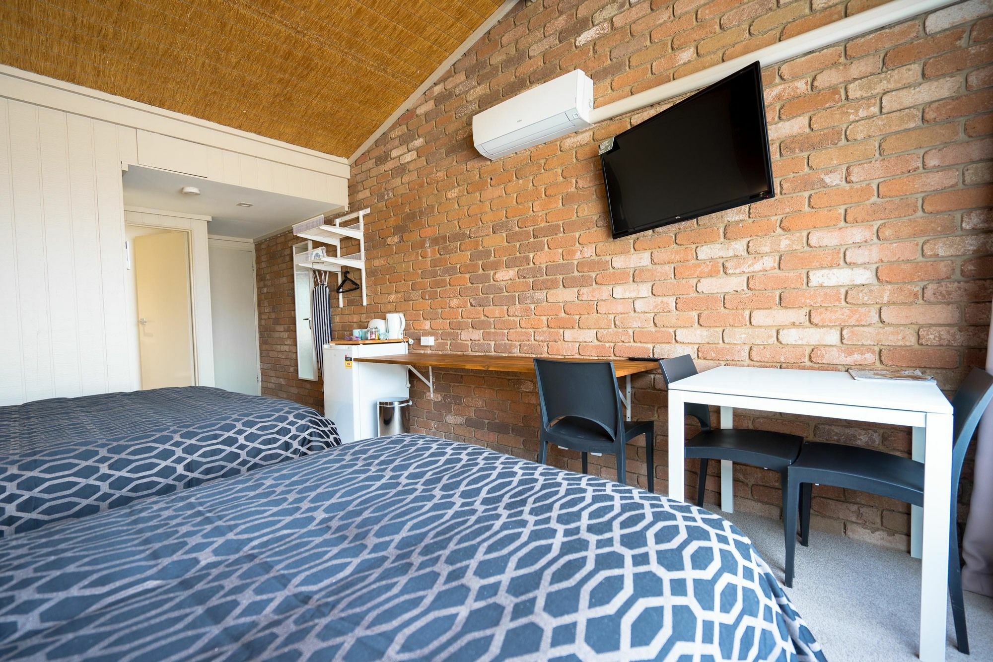 Farnham Court Motel And Restaurant Morwell Esterno foto